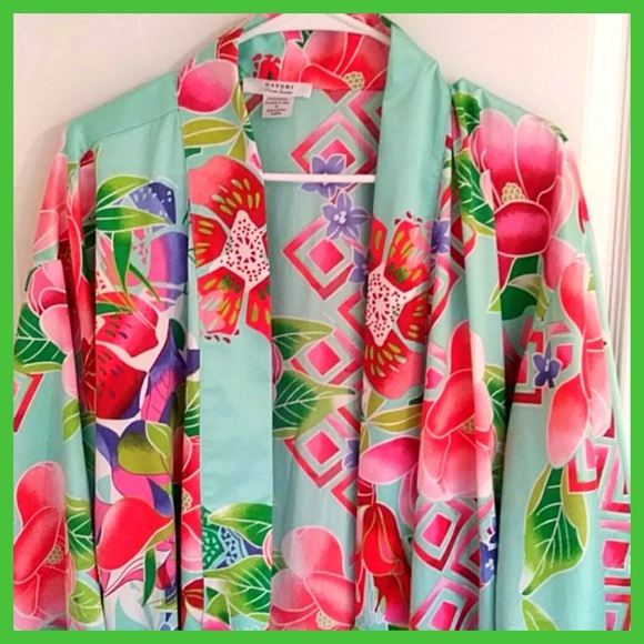 Natori Kimono Sleeve Bathrobe - Picture 4 of 6